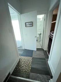 Lovely 2 bedroom w/ TVs Free Wi-Fi Upstairs Unit - Image 4