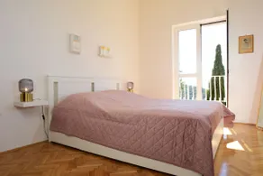 Artistic apartment overlooking the Old City - Image 3