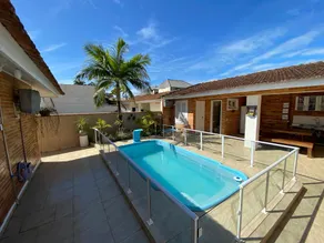 Complete house, with swimming pool, on the beach block! - Image 2