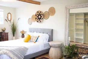 Lovely Strip District loft with free parking - Image 3