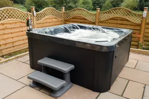 Family & Group Lodge with Hot Tub & Private Lake - Image 5