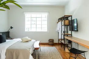 Distinctive 2Br apt w/patio | Enjoy Condesa Parks - Image 3