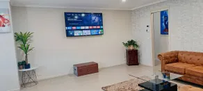 Beautiful home in Harrison with 5 Bedrooms - Image 4