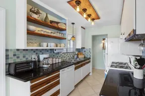 Bluff Bungalow | View | King Bed - Image 5