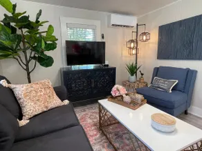 Spacious 1 Bedroom Cottage Close to Everything 1 - Image 2