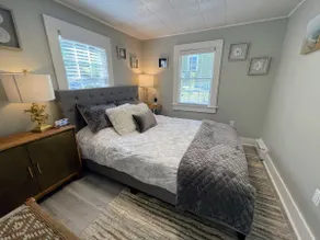 Spacious 1 Bedroom Cottage Close to Everything 1 - Image 4