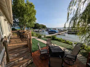 Lakefront Cottage Spectacular Sunsets Boat Rental - Image 2