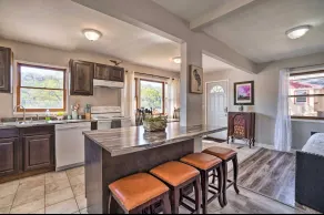Peaceful Cozy Lakeview Retreat with Firepit - Image 2