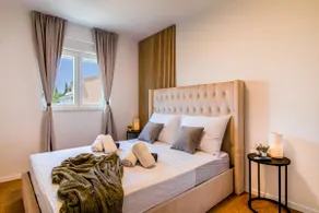 Lux4you-sea view-near Split airport-parking-wi-fi - Image 5