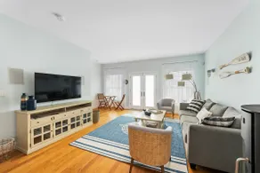 Cheerful 3-bedroom Beach-house with fireplace - Image 3