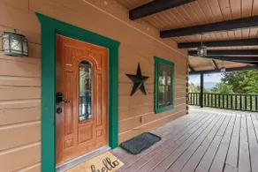 Peaceful 5-bedroom cabin with hot tub and views - Image 5