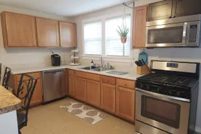 Cozy and Comfortable Home in West County - Image 4