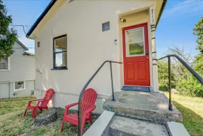 Cozy 1-Bedroom Home in Renton w/ Views - Image 2