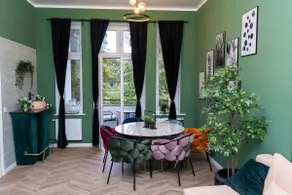Central Apt. I 120m² •3-Rooms• Balcony & Parkview - Image 3