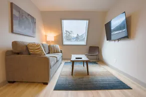 Basecamp Suites Banff-Superior King TwoBedroom Apt - Image 5
