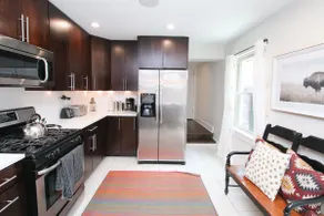 Homey Park Front Hideaway with Free Street Parking - Image 3