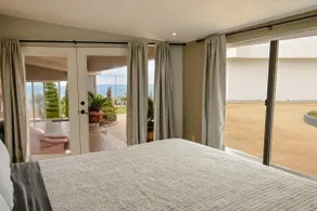 Triton's Place Oceanfront-Heated Pool - Image 5