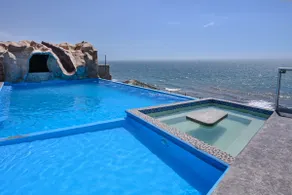 Triton's Place Oceanfront-Heated Pool - Image 2