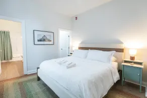 Lone Ranger Retreat: Stylish Stay in Downtown - Image 3