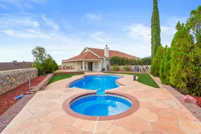 Wonder VIP House. Heated pool and Jacuzzi all year round - Image 2