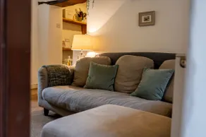 The Snug super king-size bed, en-suite, parking - Image 4