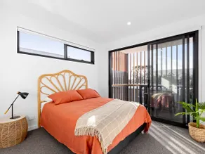 541 - 3 Bedroom Townhouse - Centrally Located- Free Parking - Free WIFI - Image 4