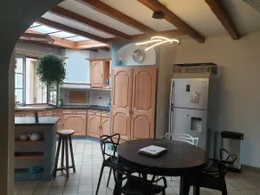 Large family home - Image 3