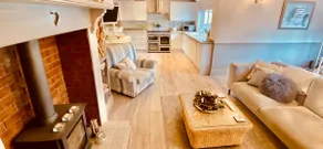 One Bedroom Studio with full kitchen & log burner. - Image 2