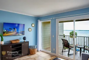 Bay Dreamer – Pool Views & Perfect Sunsets - Image 4