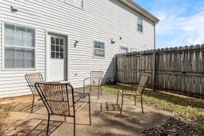 Lovely 2- Bedroom Condo located in the heart of BG - Image 3
