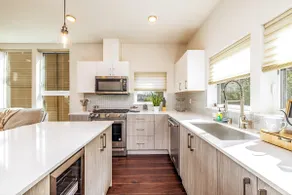Family Gathering Home, Garage, Roof Deck, Sleeps 6 - Image 5