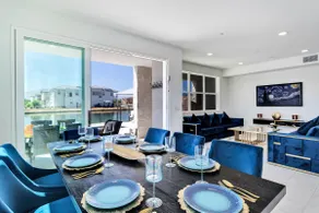 Elegant Lakefront Villa Breeze of the Lake - Image 3