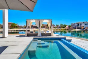 Elegant Lakefront Villa Breeze of the Lake - Image 2
