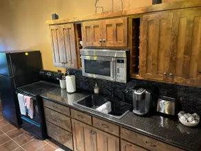 Secluded Schweitzer apartment with hot tub - Image 5