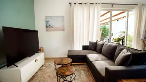 2bed, 2bath - 3 mins drive to Pickleball & Beach - Image 2