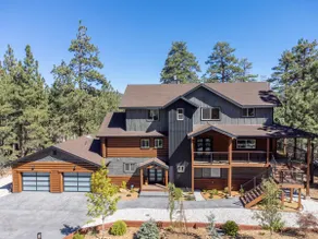 Mt Stylish Chalet•PickleBall•FirePit•Jacuzzi - Image 2