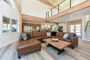 Mt Stylish Chalet•PickleBall•FirePit•Jacuzzi - Image 5