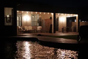Amazing backyard, private pool, pool table, 5 beds - Image 3
