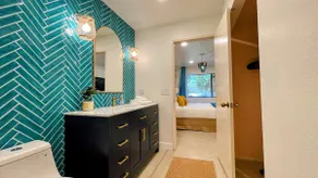 Boho Chic 2 Bed 2 Bath condo -- BEST LOCATION IN TOWN - Image 4