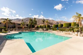 Boho Chic 2 Bed 2 Bath condo -- BEST LOCATION IN TOWN - Image 2