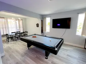 Sleeps 14+|5-Bed Group Retreat|2 Kings3Queens+Bunk - Image 4