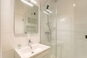 Flamingo Vibes – Your 2-bedroom apartment in Lyon - Image 5