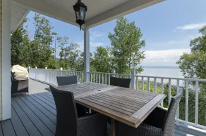 Home-style hotel – Chalet de la Grève with hot tub! - Image 4