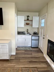 Centrally located private mission viejo studio - Image 4
