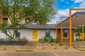 Modern dwn twn 3BR/3BR W/ pool & spa - Image 2