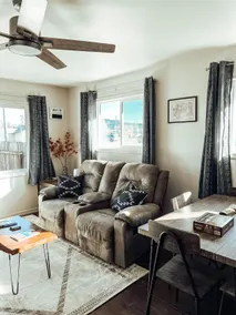 Alan House:4BDRM Home *IN TOWN* Fully Fenced Yard! - Image 3