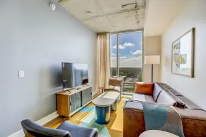 Brand New Rainey Street Condo with City and Lake View - Image 2
