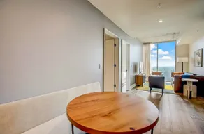 Brand New Rainey Street Condo with City and Lake View - Image 4