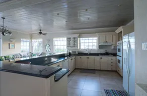 Beautiful 6 Bedroom Villa - Amazing Sea Views - Image 4