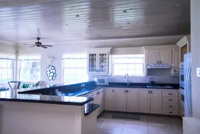 Beautiful 6 Bedroom Villa - Amazing Sea Views - Image 5